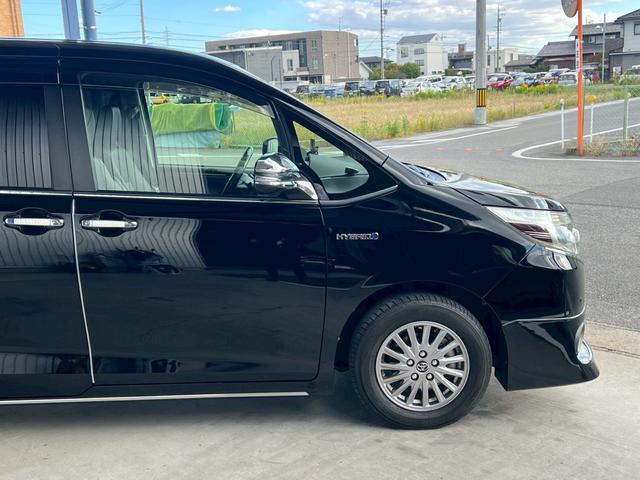 エスクァイア ハイブリッドＧｉ　モデリスタ　フルエアロ　ＯＰループスポイラー　両側パワースライドドア　純正９インチナビ　フルセグＴＶ　ＣＤ　ＤＶＤ　Ｂｌｕｅｔｏｏｔｈ　本革シート　シートヒーター　ビルトインＥＴＣ　前後ドラレコ（13枚目）