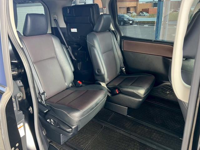 エスクァイア ハイブリッドＧｉ　モデリスタ　フルエアロ　ＯＰループスポイラー　両側パワースライドドア　純正９インチナビ　フルセグＴＶ　ＣＤ　ＤＶＤ　Ｂｌｕｅｔｏｏｔｈ　本革シート　シートヒーター　ビルトインＥＴＣ　前後ドラレコ（64枚目）