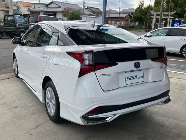 プリウス Ｓ　後期モデル　新品社外フルエアロ　ＬＥＤデイライト付き　カロッツェリアナビ　バックカメラ　ＥＴＣ　ＣＤ　ＤＶＤ　トヨタセーフティセンス　オートハイビーム　ＬＥＤヘッドライト　前後ドライブレコーダー（11枚目）