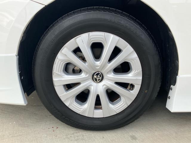 プリウス Ｓ　後期モデル　新品社外フルエアロ　ＬＥＤデイライト付き　カロッツェリアナビ　バックカメラ　ＥＴＣ　ＣＤ　ＤＶＤ　トヨタセーフティセンス　オートハイビーム　ＬＥＤヘッドライト　前後ドライブレコーダー（14枚目）