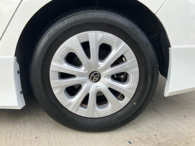 プリウス Ｓ　後期モデル　新品社外フルエアロ　ＬＥＤデイライト付き　カロッツェリアナビ　バックカメラ　ＥＴＣ　ＣＤ　ＤＶＤ　トヨタセーフティセンス　オートハイビーム　ＬＥＤヘッドライト　前後ドライブレコーダー（15枚目）