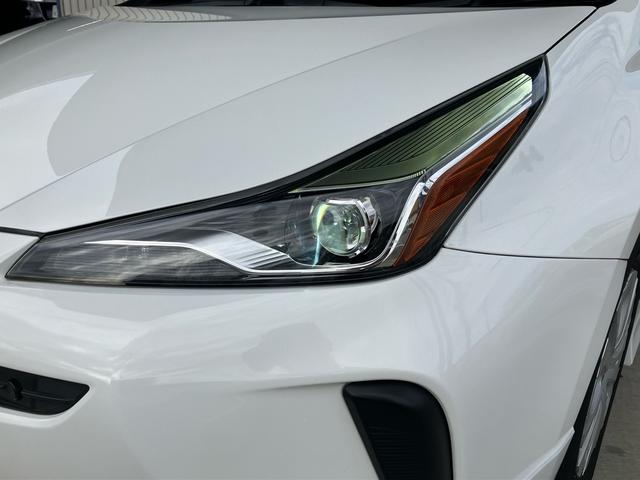 プリウス Ｓ　後期モデル　新品社外フルエアロ　ＬＥＤデイライト付き　カロッツェリアナビ　バックカメラ　ＥＴＣ　ＣＤ　ＤＶＤ　トヨタセーフティセンス　オートハイビーム　ＬＥＤヘッドライト　前後ドライブレコーダー（16枚目）