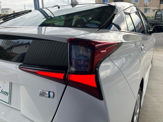 プリウス Ｓ　後期モデル　新品社外フルエアロ　ＬＥＤデイライト付き　カロッツェリアナビ　バックカメラ　ＥＴＣ　ＣＤ　ＤＶＤ　トヨタセーフティセンス　オートハイビーム　ＬＥＤヘッドライト　前後ドライブレコーダー（22枚目）