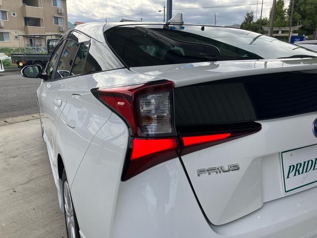 プリウス Ｓ　後期モデル　新品社外フルエアロ　ＬＥＤデイライト付き　カロッツェリアナビ　バックカメラ　ＥＴＣ　ＣＤ　ＤＶＤ　トヨタセーフティセンス　オートハイビーム　ＬＥＤヘッドライト　前後ドライブレコーダー（23枚目）