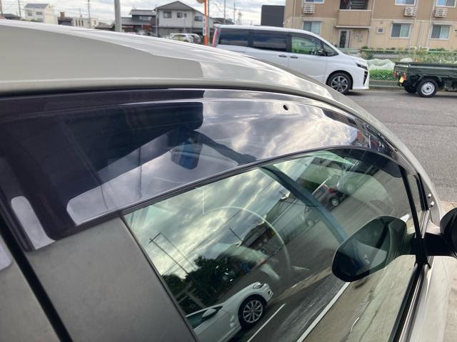 プリウス Ｓ　後期モデル　新品社外フルエアロ　ＬＥＤデイライト付き　カロッツェリアナビ　バックカメラ　ＥＴＣ　ＣＤ　ＤＶＤ　トヨタセーフティセンス　オートハイビーム　ＬＥＤヘッドライト　前後ドライブレコーダー（24枚目）