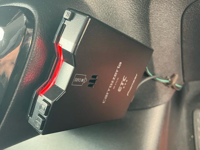 プリウス Ｓ　後期モデル　新品社外フルエアロ　ＬＥＤデイライト付き　カロッツェリアナビ　バックカメラ　ＥＴＣ　ＣＤ　ＤＶＤ　トヨタセーフティセンス　オートハイビーム　ＬＥＤヘッドライト　前後ドライブレコーダー（40枚目）