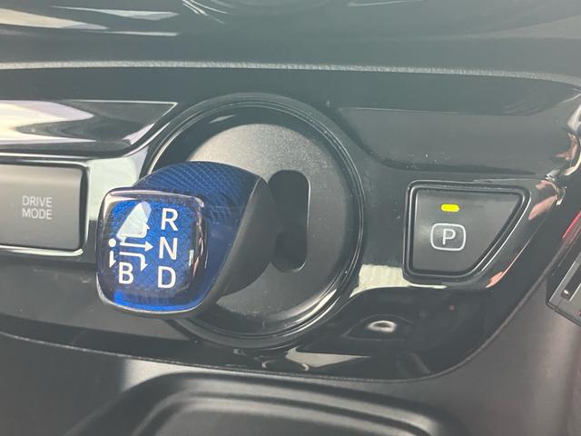 プリウス Ｓ　後期モデル　新品社外フルエアロ　ＬＥＤデイライト付き　カロッツェリアナビ　バックカメラ　ＥＴＣ　ＣＤ　ＤＶＤ　トヨタセーフティセンス　オートハイビーム　ＬＥＤヘッドライト　前後ドライブレコーダー（46枚目）