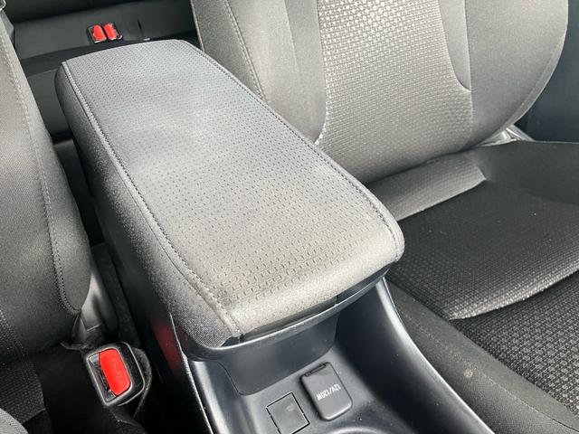 プリウス Ｓ　後期モデル　新品社外フルエアロ　ＬＥＤデイライト付き　カロッツェリアナビ　バックカメラ　ＥＴＣ　ＣＤ　ＤＶＤ　トヨタセーフティセンス　オートハイビーム　ＬＥＤヘッドライト　前後ドライブレコーダー（50枚目）