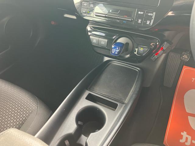 プリウス Ｓ　後期モデル　新品社外フルエアロ　ＬＥＤデイライト付き　カロッツェリアナビ　バックカメラ　ＥＴＣ　ＣＤ　ＤＶＤ　トヨタセーフティセンス　オートハイビーム　ＬＥＤヘッドライト　前後ドライブレコーダー（52枚目）