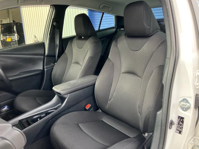 プリウス Ｓ　後期モデル　新品社外フルエアロ　ＬＥＤデイライト付き　カロッツェリアナビ　バックカメラ　ＥＴＣ　ＣＤ　ＤＶＤ　トヨタセーフティセンス　オートハイビーム　ＬＥＤヘッドライト　前後ドライブレコーダー（54枚目）