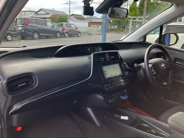 プリウス Ｓ　後期モデル　新品社外フルエアロ　ＬＥＤデイライト付き　カロッツェリアナビ　バックカメラ　ＥＴＣ　ＣＤ　ＤＶＤ　トヨタセーフティセンス　オートハイビーム　ＬＥＤヘッドライト　前後ドライブレコーダー（56枚目）