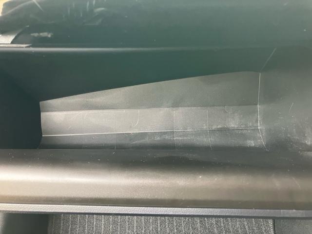 プリウス Ｓ　後期モデル　新品社外フルエアロ　ＬＥＤデイライト付き　カロッツェリアナビ　バックカメラ　ＥＴＣ　ＣＤ　ＤＶＤ　トヨタセーフティセンス　オートハイビーム　ＬＥＤヘッドライト　前後ドライブレコーダー（58枚目）