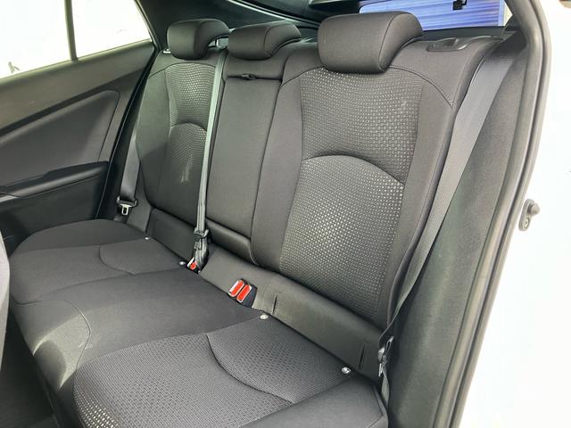 プリウス Ｓ　後期モデル　新品社外フルエアロ　ＬＥＤデイライト付き　カロッツェリアナビ　バックカメラ　ＥＴＣ　ＣＤ　ＤＶＤ　トヨタセーフティセンス　オートハイビーム　ＬＥＤヘッドライト　前後ドライブレコーダー（64枚目）