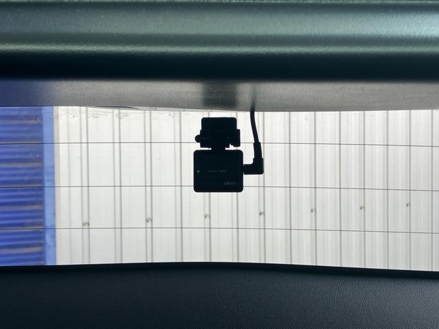 プリウス Ｓ　後期モデル　新品社外フルエアロ　ＬＥＤデイライト付き　カロッツェリアナビ　バックカメラ　ＥＴＣ　ＣＤ　ＤＶＤ　トヨタセーフティセンス　オートハイビーム　ＬＥＤヘッドライト　前後ドライブレコーダー（68枚目）