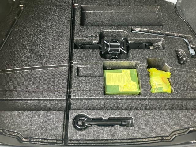 プリウス Ｓ　後期モデル　新品社外フルエアロ　ＬＥＤデイライト付き　カロッツェリアナビ　バックカメラ　ＥＴＣ　ＣＤ　ＤＶＤ　トヨタセーフティセンス　オートハイビーム　ＬＥＤヘッドライト　前後ドライブレコーダー（71枚目）