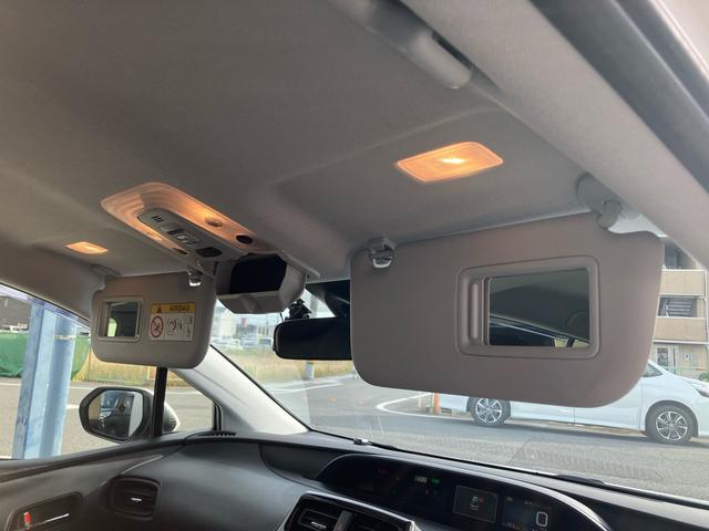 プリウス Ｓ　後期モデル　新品社外フルエアロ　ＬＥＤデイライト付き　カロッツェリアナビ　バックカメラ　ＥＴＣ　ＣＤ　ＤＶＤ　トヨタセーフティセンス　オートハイビーム　ＬＥＤヘッドライト　前後ドライブレコーダー（74枚目）