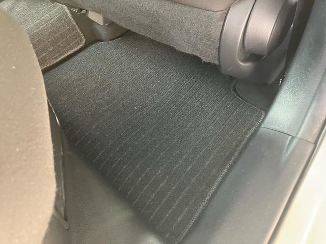 プリウス Ｓ　後期モデル　新品社外フルエアロ　ＬＥＤデイライト付き　カロッツェリアナビ　バックカメラ　ＥＴＣ　ＣＤ　ＤＶＤ　トヨタセーフティセンス　オートハイビーム　ＬＥＤヘッドライト　前後ドライブレコーダー（78枚目）