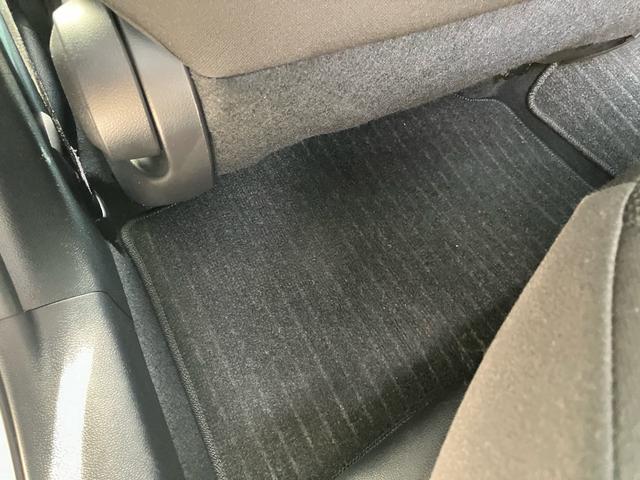 プリウス Ｓ　後期モデル　新品社外フルエアロ　ＬＥＤデイライト付き　カロッツェリアナビ　バックカメラ　ＥＴＣ　ＣＤ　ＤＶＤ　トヨタセーフティセンス　オートハイビーム　ＬＥＤヘッドライト　前後ドライブレコーダー（79枚目）