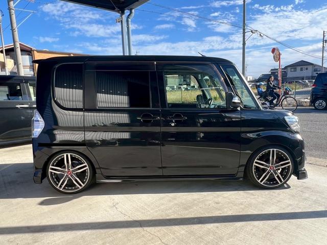 タント カスタムＲＳ　トップエディションＳＡＩＩ　イクリプスナビ　フルセグＴＶ　Ｂｌｕｅｔｏｏｔｈ　ＣＤ　ＤＶＤ　純正フリップダウンモニター　ローダウン　ＳＨＡＬＬＥＮ１７インチアルミ　ＬＥＤヘッド＆フォグ　バックカメラ　オーバーヘッドコンソール（2枚目）