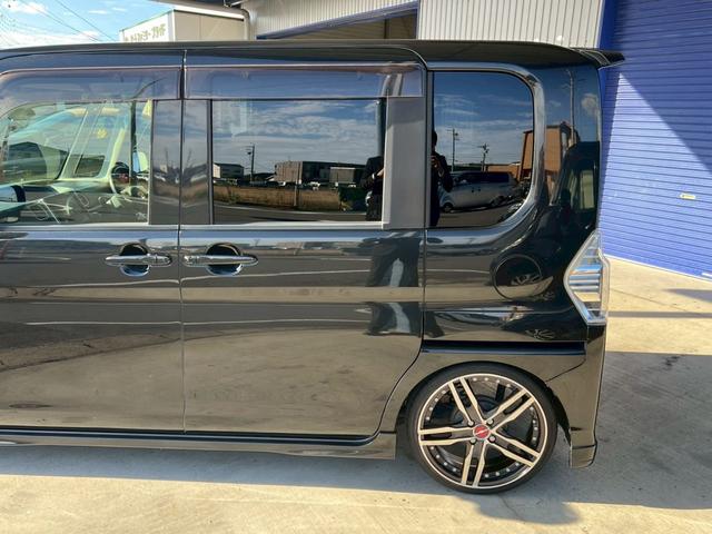 タント カスタムＲＳ　トップエディションＳＡＩＩ　イクリプスナビ　フルセグＴＶ　Ｂｌｕｅｔｏｏｔｈ　ＣＤ　ＤＶＤ　純正フリップダウンモニター　ローダウン　ＳＨＡＬＬＥＮ１７インチアルミ　ＬＥＤヘッド＆フォグ　バックカメラ　オーバーヘッドコンソール（12枚目）