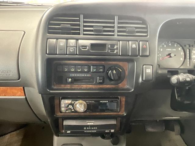 ビッグホーン プレジールＩＩ　４ＷＤ　オートエアコン　新品タイヤ　同色全塗装　自社保証あり　キーレスエントリー　ＡＷ１６インチ　　同色全塗装　新品タイヤ　社外アルミホイール　背面タイヤ（3枚目）