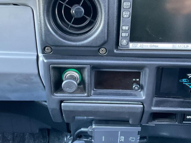 TOYOTA LAND CRUISER 70 ZX | 2003 | SILVER | 98107 km TOYOTA LAND CRUISER 70 ZX | 2003 | SILVER | 98107 km