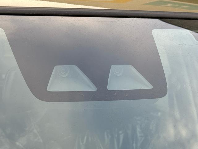 衝突回避支援システム「スマートアシストＩＩＩ」を搭載！安心安全には欠かせない必須のアイテムですね。