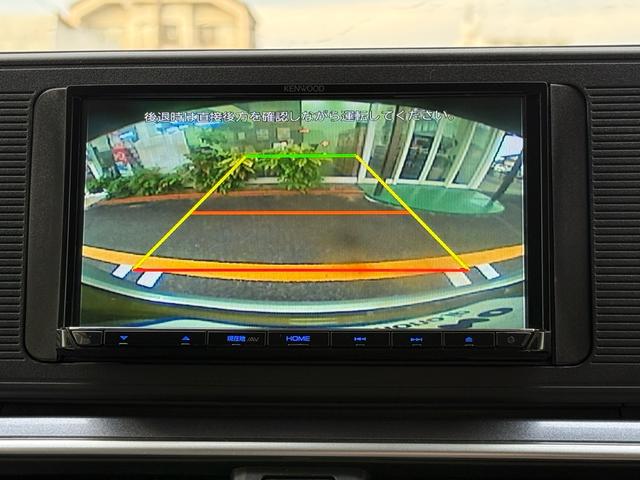 バックカメラ搭載ですので、駐車も楽々！安心ですね。