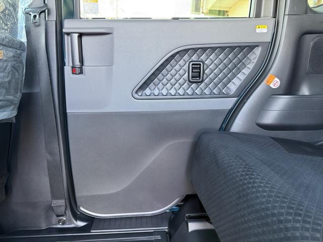 シフォン カスタムＲＳ　スマートアシスト　両側パワスラ　ＬＥＤヘッド　パノラマモニター付き９インチナビＴＶ　Ｂｌｕｅｔｏｏｔｈ　シートヒーター　ハーフレザーシート　ＥＴＣ　　前後ドラレコ　禁煙（10枚目）