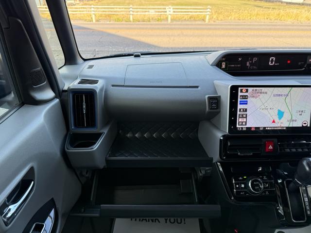 シフォン カスタムＲＳ　スマートアシスト　両側パワスラ　ＬＥＤヘッド　パノラマモニター付き９インチナビＴＶ　Ｂｌｕｅｔｏｏｔｈ　シートヒーター　ハーフレザーシート　ＥＴＣ　　前後ドラレコ　禁煙（18枚目）