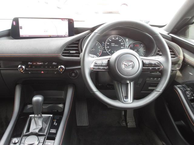 ＭＡＺＤＡ３ファストバック ２０Ｓ　レトロスポーツエディション　衝突被害軽減システム　アダプティブクルーズコントロール　全周囲カメラ　オートマチックハイビーム　電動シート　シートヒーター　オートライト　ＬＥＤヘッドランプ　Ｂｌｕｅｔｏｏｔｈ（4枚目）