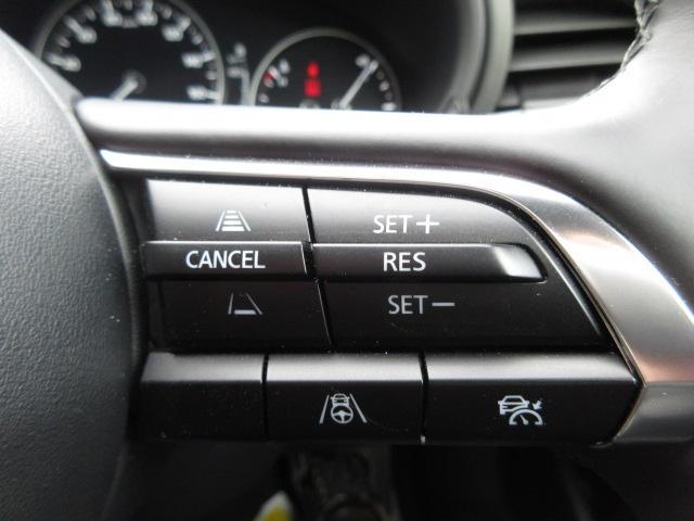 ＭＡＺＤＡ３ファストバック ２０Ｓ　レトロスポーツエディション　衝突被害軽減システム　アダプティブクルーズコントロール　全周囲カメラ　オートマチックハイビーム　電動シート　シートヒーター　オートライト　ＬＥＤヘッドランプ　Ｂｌｕｅｔｏｏｔｈ（11枚目）