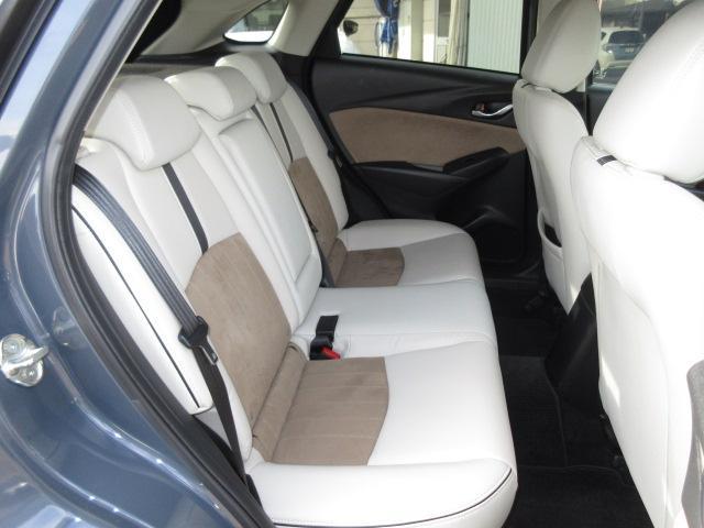 ＣＸ－３ １５Ｓ　アーバン　ドレッサー　４ＷＤ　衝突被害軽減システム　アダプティブクルーズコントロール　全周囲カメラ　オートマチックハイビーム　シートヒーター　バックカメラ　オートライト　ＬＥＤヘッドランプ　ＥＴＣ　Ｂｌｕｅｔｏｏｔｈ（16枚目）