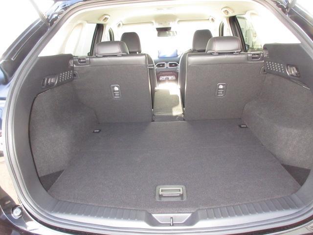 CX-5 XD ブラックセレクション 4WD 衝突被害軽減システム アダプティブクルーズコントロール 全周囲カメラ オートマチックハイビーム 電動シート シートヒーター オートライト LEDヘッドランプ Bluetooth 電動リアゲート(15枚目)