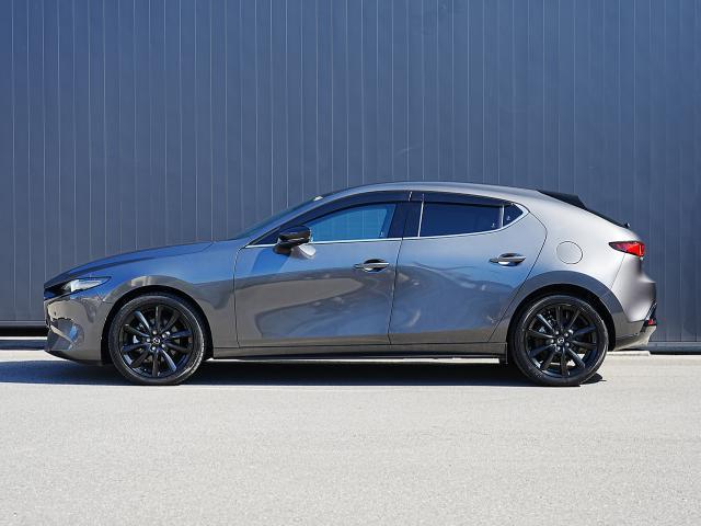 ＭＡＺＤＡ３ファストバック ＸＤ　ブラックトーンエディション　衝突被害軽減システム　アダプティブクルーズコントロール　全周囲カメラ　オートマチックハイビーム　電動シート　シートヒーター　バックカメラ　オートライト　ＬＥＤヘッドランプ　ＥＴＣ　Ｂｌｕｅｔｏｏｔｈ（3枚目）