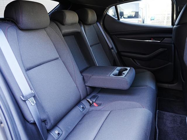 ＭＡＺＤＡ３ファストバック ＸＤ　ブラックトーンエディション　衝突被害軽減システム　アダプティブクルーズコントロール　全周囲カメラ　オートマチックハイビーム　電動シート　シートヒーター　バックカメラ　オートライト　ＬＥＤヘッドランプ　ＥＴＣ　Ｂｌｕｅｔｏｏｔｈ（16枚目）