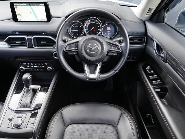 ＣＸ－５ ＸＤ　Ｌパッケージ　衝突被害軽減システム　アダプティブクルーズコントロール　全周囲カメラ　オートマチックハイビーム　４ＷＤ　革シート　電動シート　シートヒーター　バックカメラ　オートライト　ＬＥＤヘッドランプ　ＥＴＣ（4枚目）