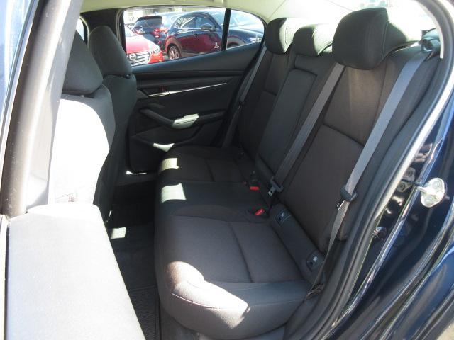 MAZDA3セダン 15S ツーリング 衝突被害軽減システム 全周囲カメラ オートマチックハイビーム バックカメラ オートクルーズコントロール オートライト LEDヘッドランプ Bluetooth ワンオーナー(16枚目)