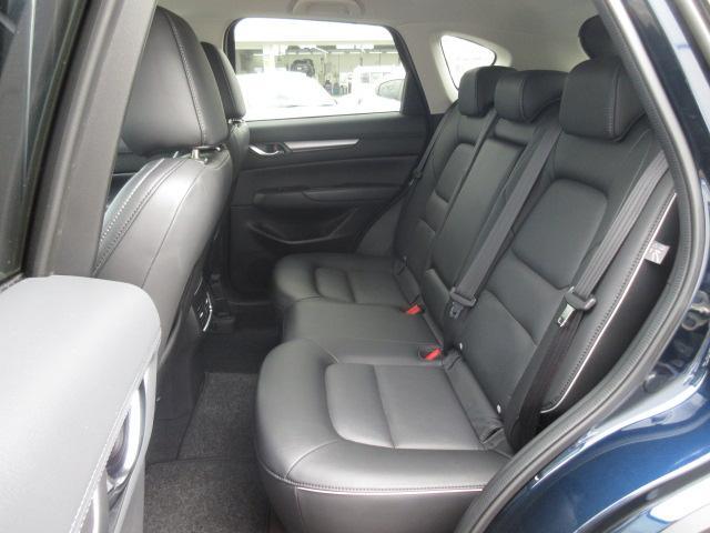 ＣＸ－５ ２０Ｓ　フィールドジャーニー　衝突被害軽減システム　アダプティブクルーズコントロール　全周囲カメラ　オートマチックハイビーム　４ＷＤ　電動シート　シートヒーター　ナビ　バックカメラ　オートライト　ＬＥＤヘッドランプ　ＥＴＣ（16枚目）