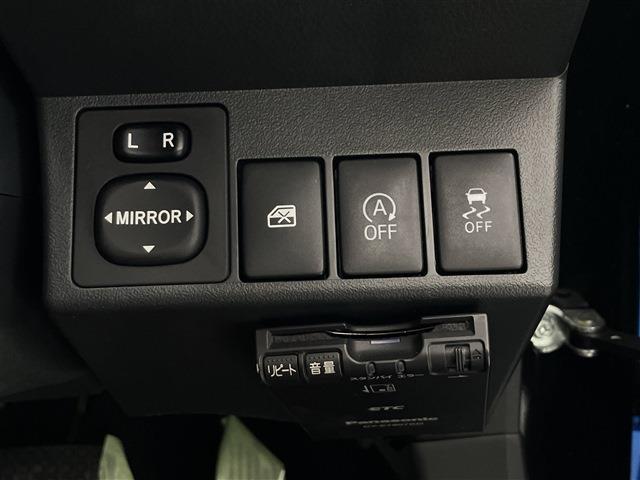 コペン ＧＲ　スポーツ　ＬＥＤヘッドライト　純正ＢＢＳ１６インチアルミホイール　純正ＲＥＣＡＲＯシート　純正ｍｏｍｏステアリング　パドルシフト　シートヒーター　スマートキー　メモリーナビ　フルセグＴＶ　バックカメラ　ＥＴＣ（13枚目）