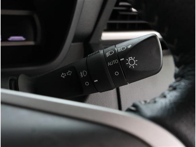 ルーミー カスタムＧ　衝突被害軽減ブレーキ　コーナーセンサー　ＬＥＤヘッドライト　両側パワースライドドア　シートヒーター　スマートキー　スマホナビ連携９型ディスプレイオーディオ　フルセグＴＶ　バックカメラ　ＥＴＣ（33枚目）