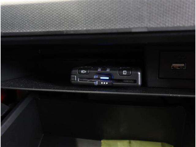 タフト Ｇターボ　ダーククロムベンチャー　衝突被害軽減ブレーキ　コーナーセンサー　ＬＥＤヘッドライト　ＬＥＤフォグランプ　ガラスルーフ　シートヒーター　スマホナビ連携９型ディスプレイオーディオ　３６０°パノラマビューモニター　ＥＴＣ（6枚目）