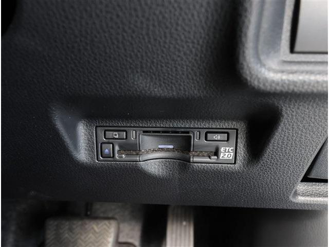 シエンタ 　ＬＥＤヘッドライト　両側パワースライドドア　シートヒーター　ステアリングヒーター　スマートキ　１０．５ｉｎディスプレイオーディオＰｌｕｓ　フルセグＴＶ　３６０°パノラミックビューモニター　ＥＴＣ２．０（7枚目）