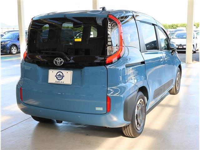 シエンタ 　ＬＥＤヘッドライト　両側パワースライドドア　シートヒーター　ステアリングヒーター　スマートキ　１０．５ｉｎディスプレイオーディオＰｌｕｓ　フルセグＴＶ　３６０°パノラミックビューモニター　ＥＴＣ２．０（9枚目）