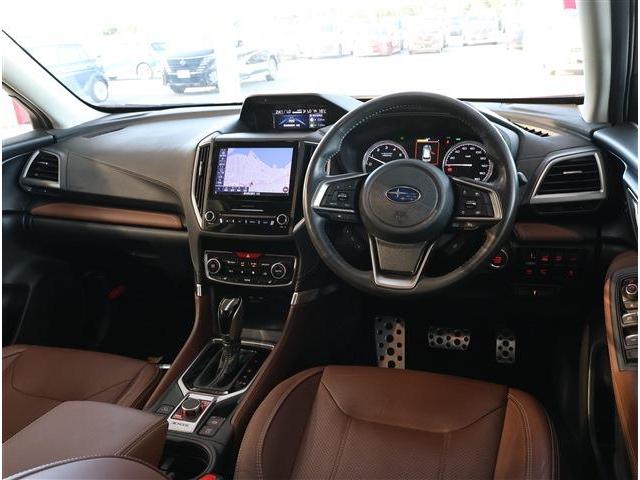 フォレスター アドバンス　衝突被害軽減ブレーキ　ブラインドスポットモニター　ＬＥＤヘッドライト　パワーシート　シートヒーター　ステアリングヒーター　スマートキー　８型ワイドナビ　フルセグＴＶ　Ｆ・Ｓ・Ｒカメラ　ＥＴＣ（3枚目）