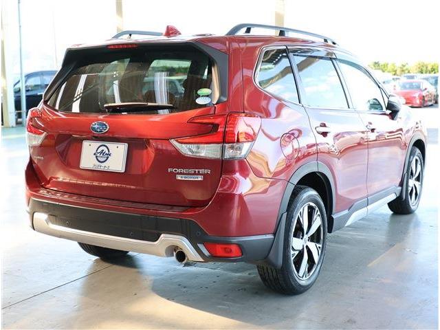 フォレスター アドバンス　衝突被害軽減ブレーキ　ブラインドスポットモニター　ＬＥＤヘッドライト　パワーシート　シートヒーター　ステアリングヒーター　スマートキー　８型ワイドナビ　フルセグＴＶ　Ｆ・Ｓ・Ｒカメラ　ＥＴＣ（12枚目）