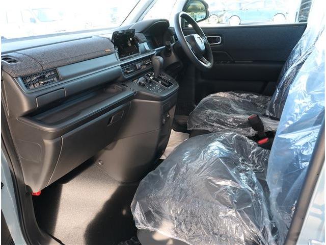 ステップワゴン エアー フロント&リアパーキングセンサー ブラインドスポットインフォメーション LEDヘッドライト 両側パワースライドドア スマートキー ナビ装着用スペシャルパッケージ(15枚目)