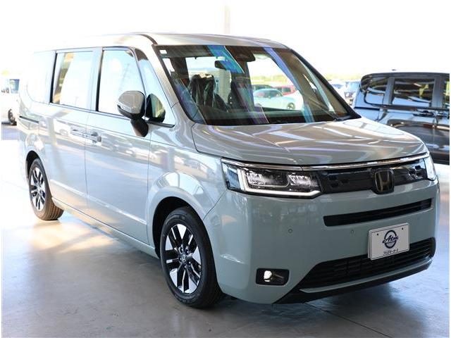 ステップワゴン エアー フロント&リアパーキングセンサー ブラインドスポットインフォメーション LEDヘッドライト 両側パワースライドドア スマートキー ナビ装着用スペシャルパッケージ(23枚目)