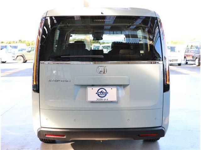 ステップワゴン エアー フロント&リアパーキングセンサー ブラインドスポットインフォメーション LEDヘッドライト 両側パワースライドドア スマートキー ナビ装着用スペシャルパッケージ(24枚目)