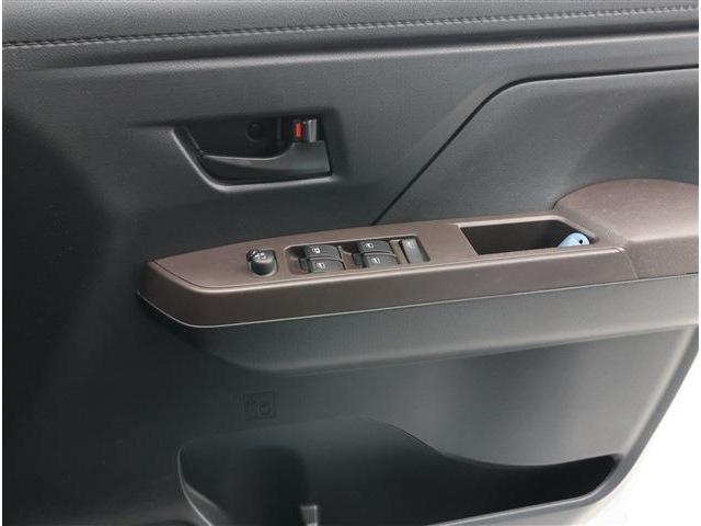 ルーミー Ｘ　Ｓ　衝突被害軽減ブレーキ　コーナーセンサー　パワースライドドア　スマートキー　メモリーナビ　フルセグＴＶ　バックカメラ　ＥＴＣ（8枚目）